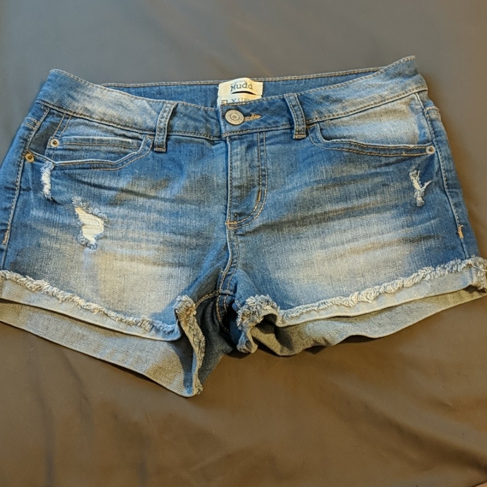 Mudd Flx Stretch jean shorts